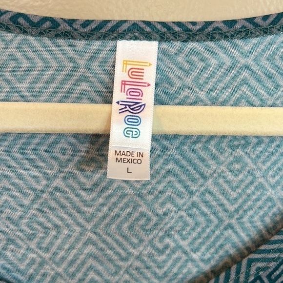 NWT Lularoe Classic T L - Picture 3 of 6